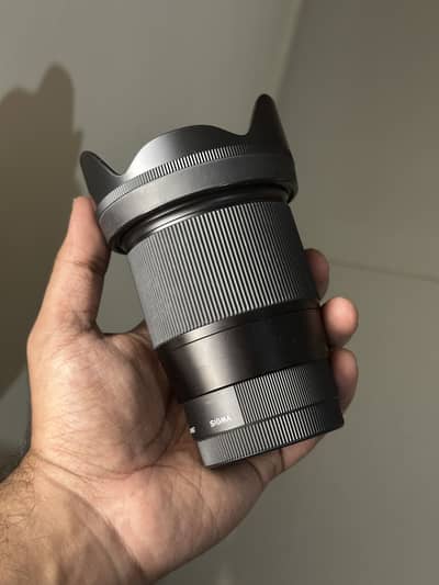 Sigma 16mm 1.4 Sony E Mount Almost New