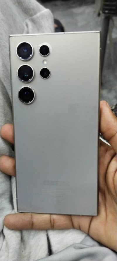 Samsung S24 ultra. dual SIM Dubai model  Non pTA  256 GB.   urgent sal