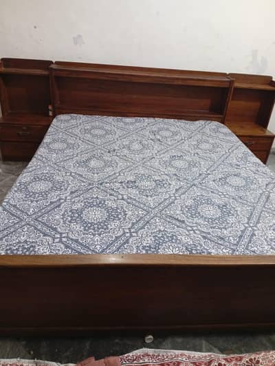 BED With side table only 4 SLE