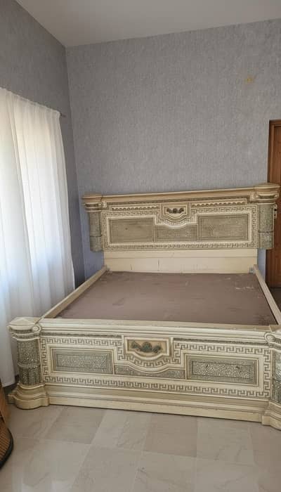 Bedset (Bed, 2 Side tables & Dressing table) for sale
