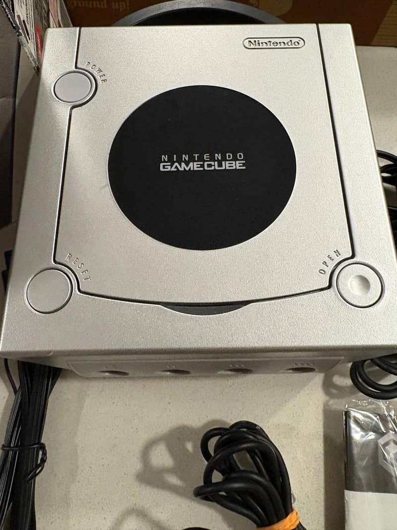 Silver Nintendo Gamecube - Gaming Consoles - 1109510405