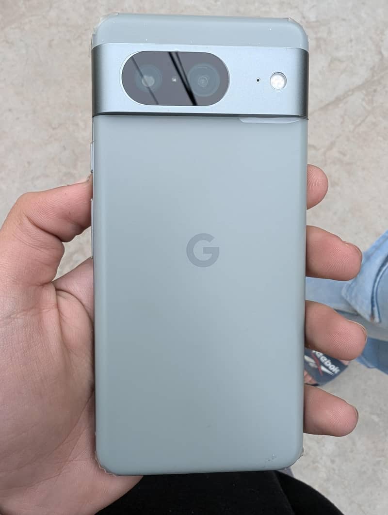 Google Pixel 8 2