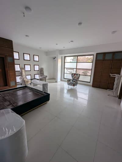 Bungalow Available For Commercial Use