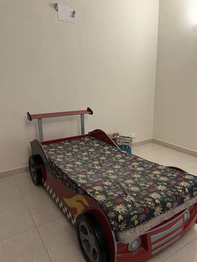 Car bed single for kids with light bulb