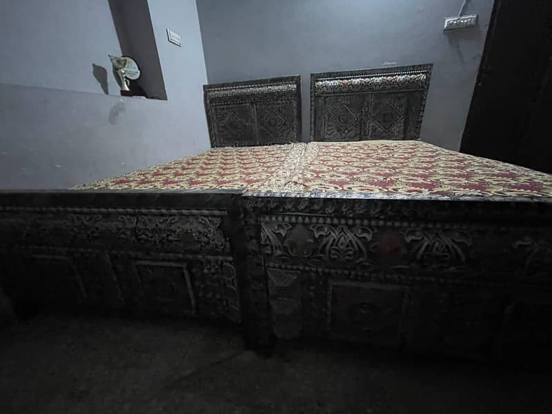 single iron bed 0