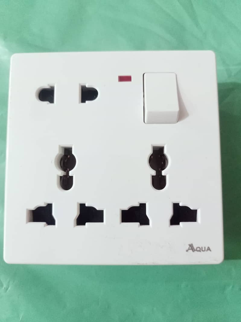 Aqua Multi Socket 0