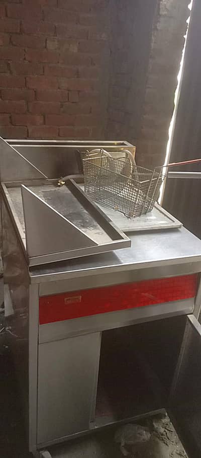 Steel Fryer Bilkul New hai just 2 Month used