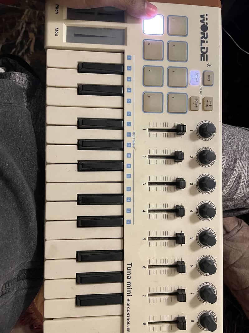 Worlde Tuna Mini MIDI Controller - Mint Condition 0