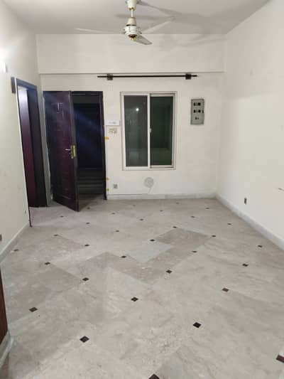 Two bedrooms unfurnished flat available for rent in E11 4