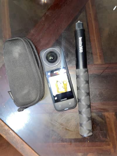 Insta 360 x4