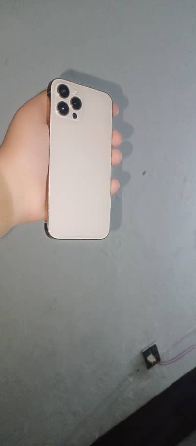 12 PRO MAX non 128 gb water pack