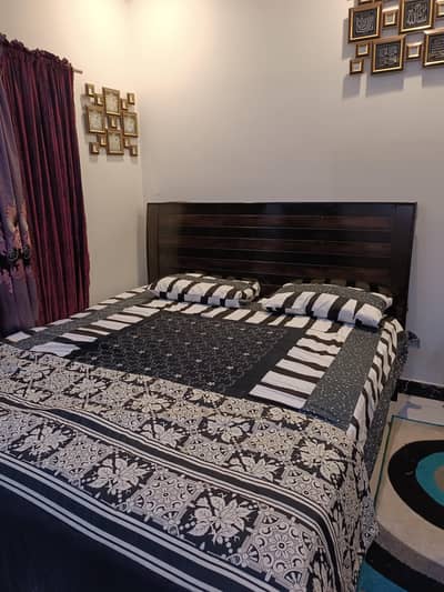 Queen size bed without mattress