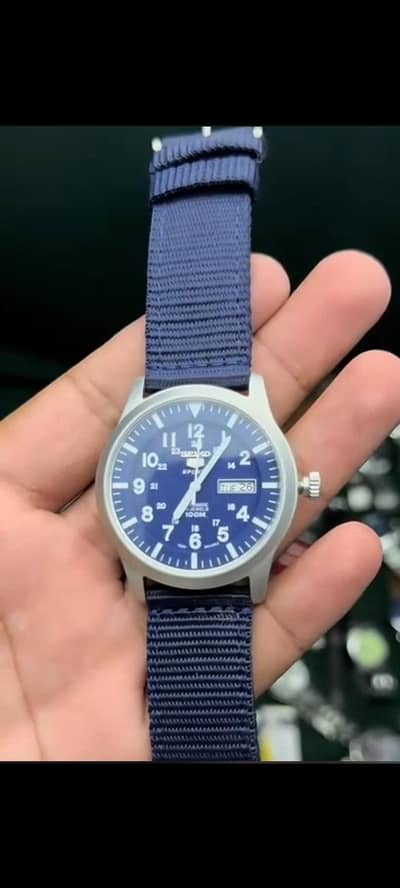 Seiko sports watch for sale, 40mm dial size