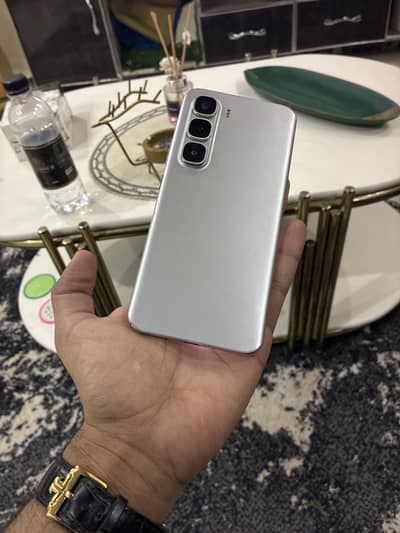 Hot 60pro+ 10/10.      (8+5)gb +256gb