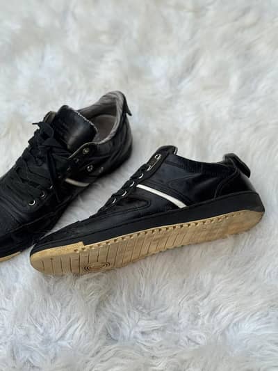 sneakers for men and women