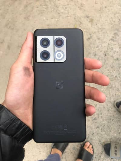 oneplus 10 pro in 10/10 condition  contact me on WhatsApp 03064448301