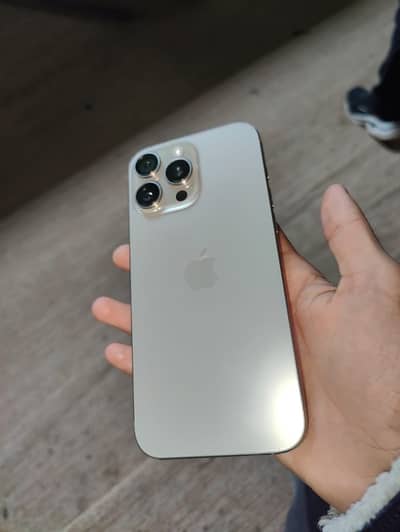 iPhone 16 pro max jv