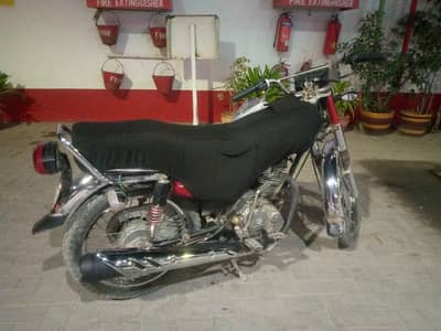 Honda 125 2016 ka 12 month ki ha sukkar number ha