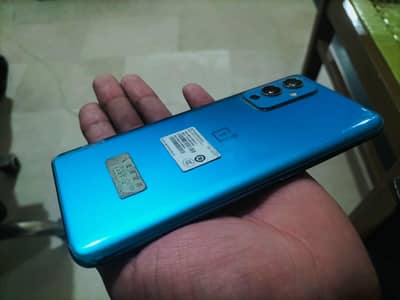 One Plus 9 5G 12 GB 256 GB