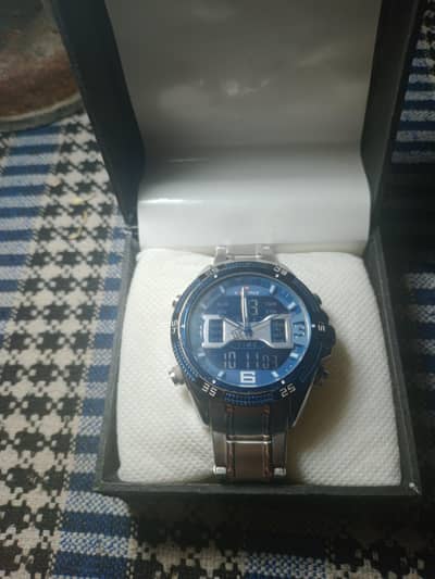 10/10 condition naviforce original watch .