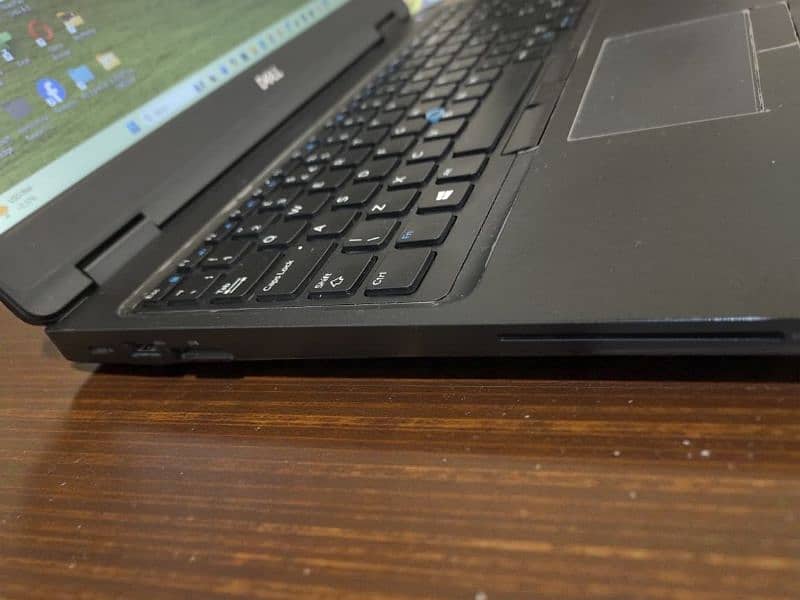 Dell 5590 4