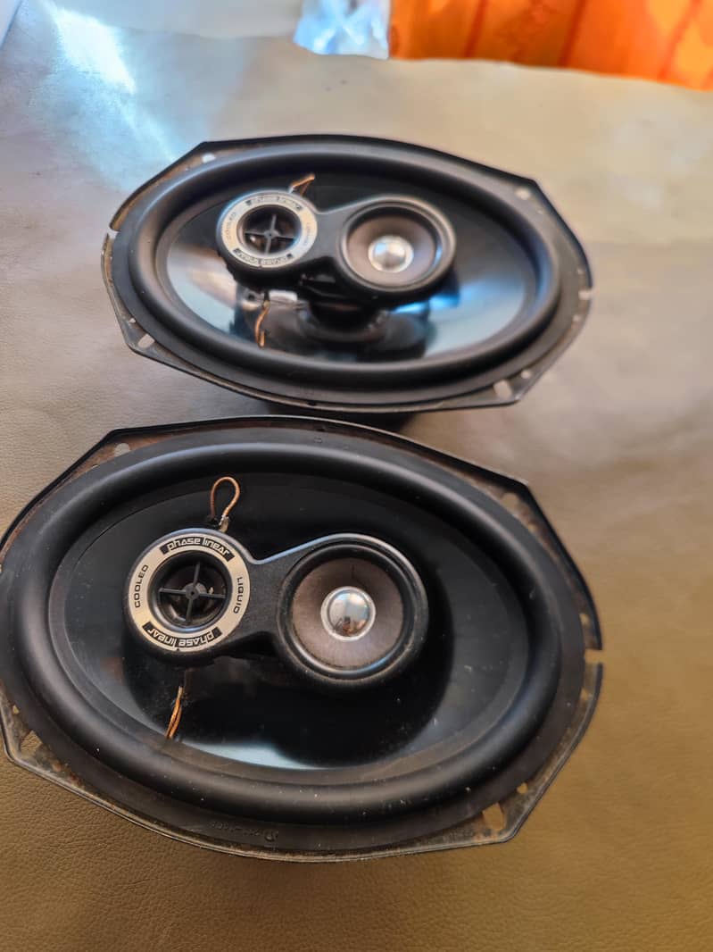 car speaker 8