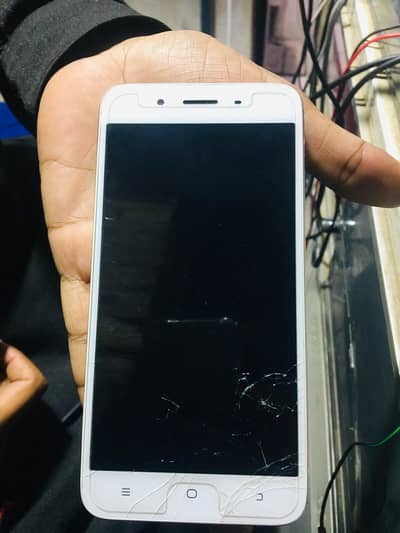 Vivo y66 for sale normal screen damage only Whatsapp 03059154010