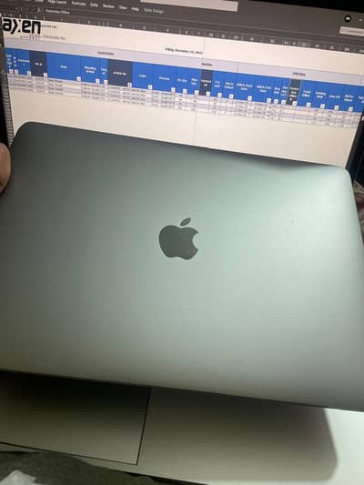 Macbook Pro 2017 16/256