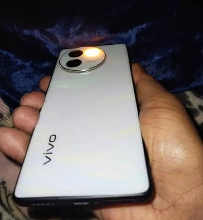 Vivo V30E