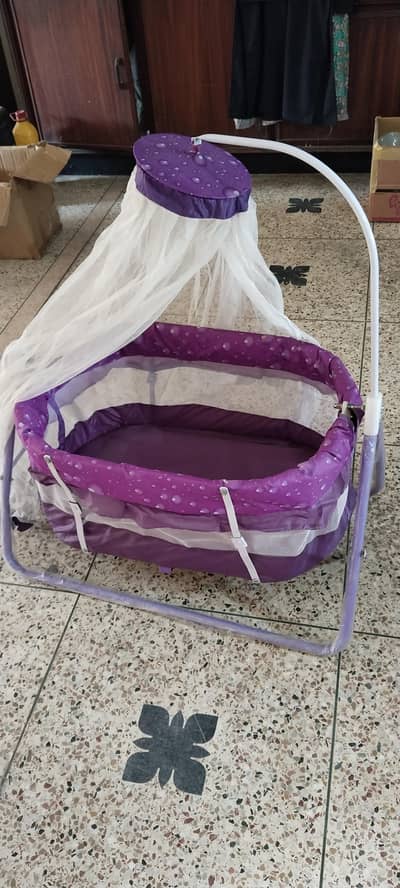 Baby bassinet swing