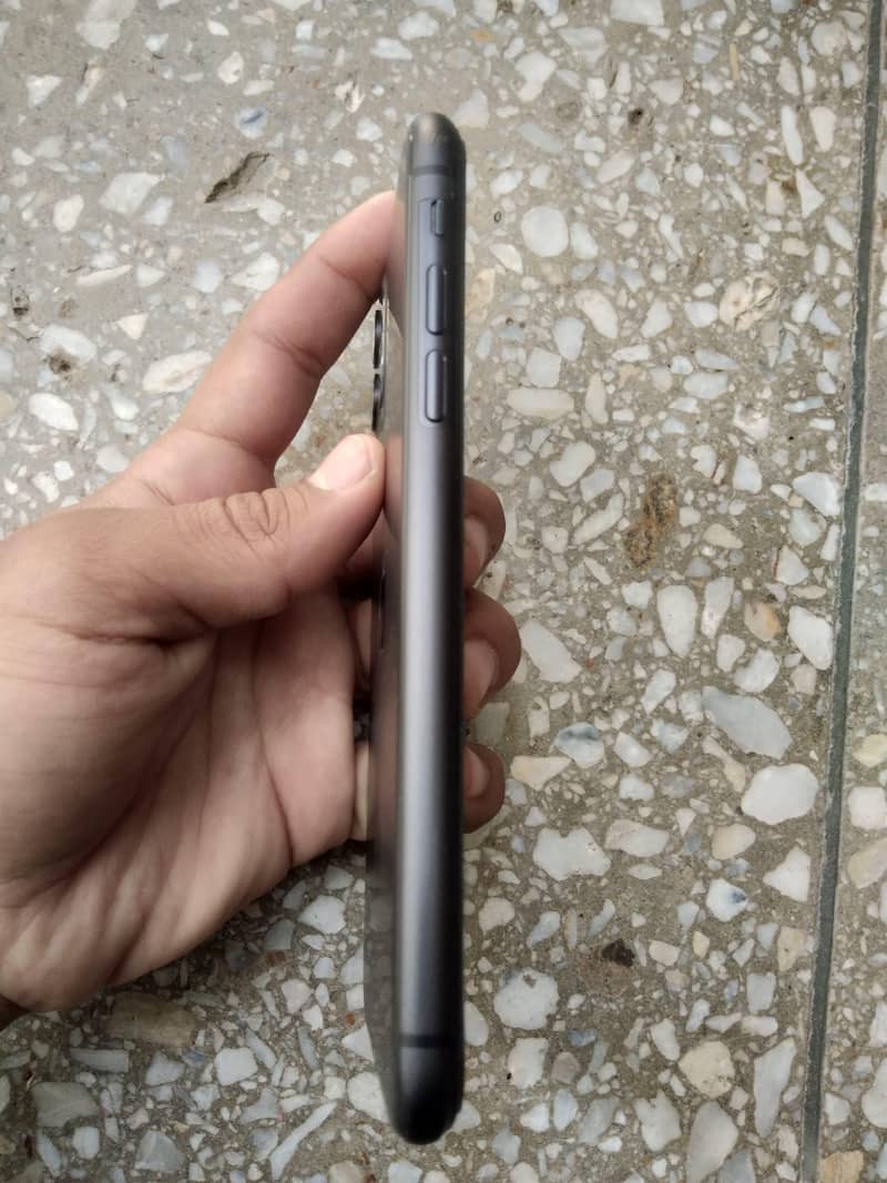 IPHONE 11 3