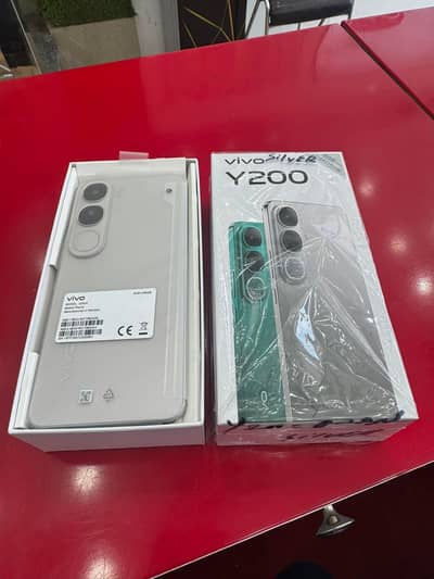 vivo y200 8/256 11 months warranty