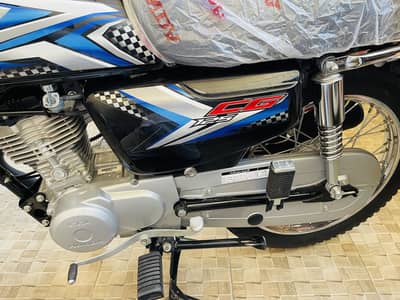 Honda 125 new showrom condtion bike for sale