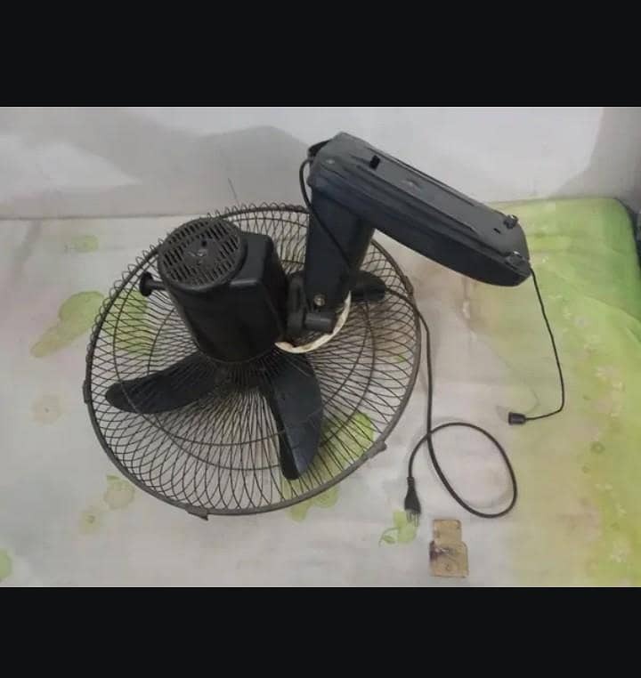Dawlance Bracket Fan 2