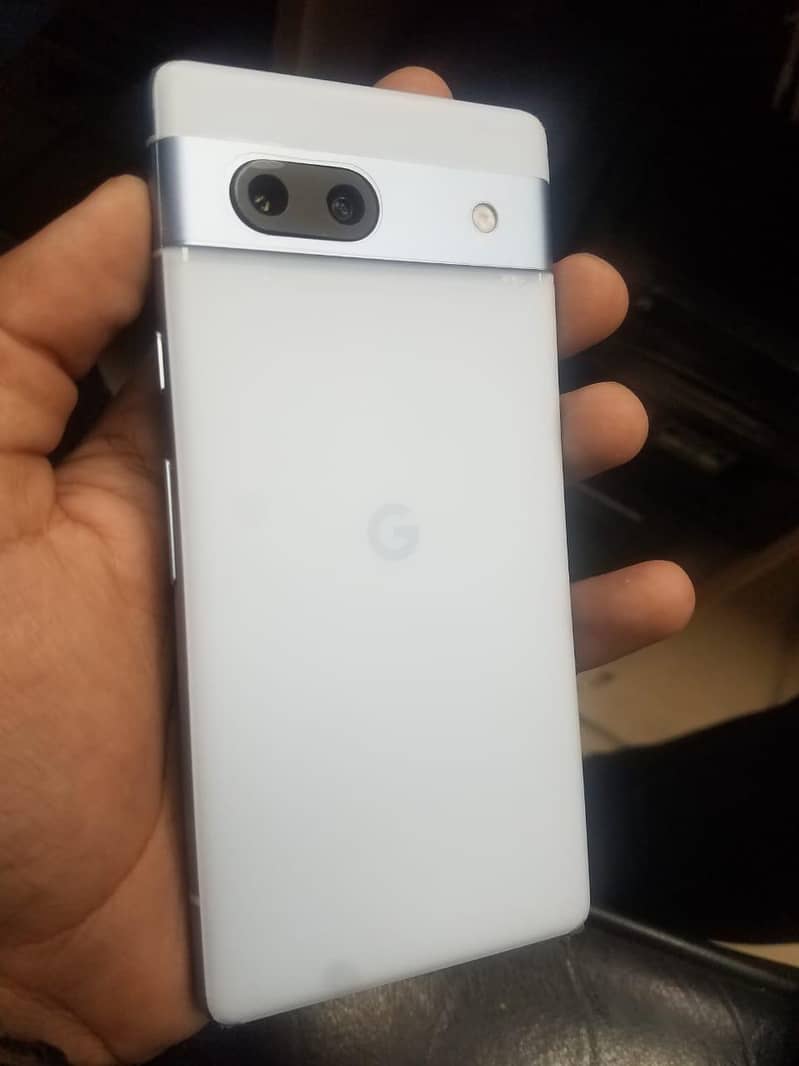 Google pixel 7a 4