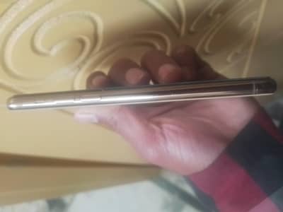 iPhone 11 Pro – Golden Color | 10/10 Condition | Non-PTA (SIM Working