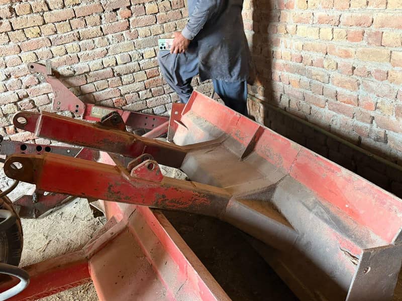 بیلارس ٹریکٹر کا فرنٹ بلیڈ فارسیل 0