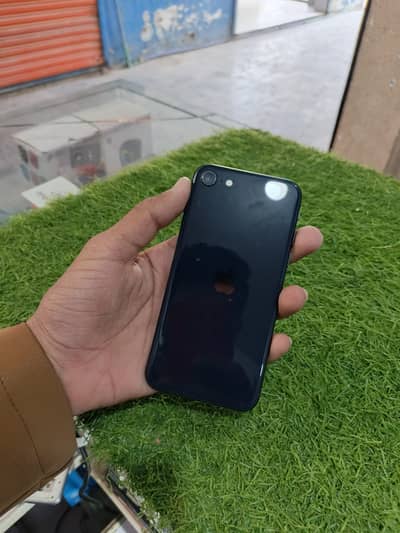 iphone se 2022 64 GB