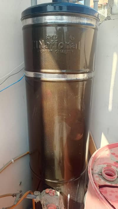 Full Size water Geyser for Sale – Excellent Working Condition