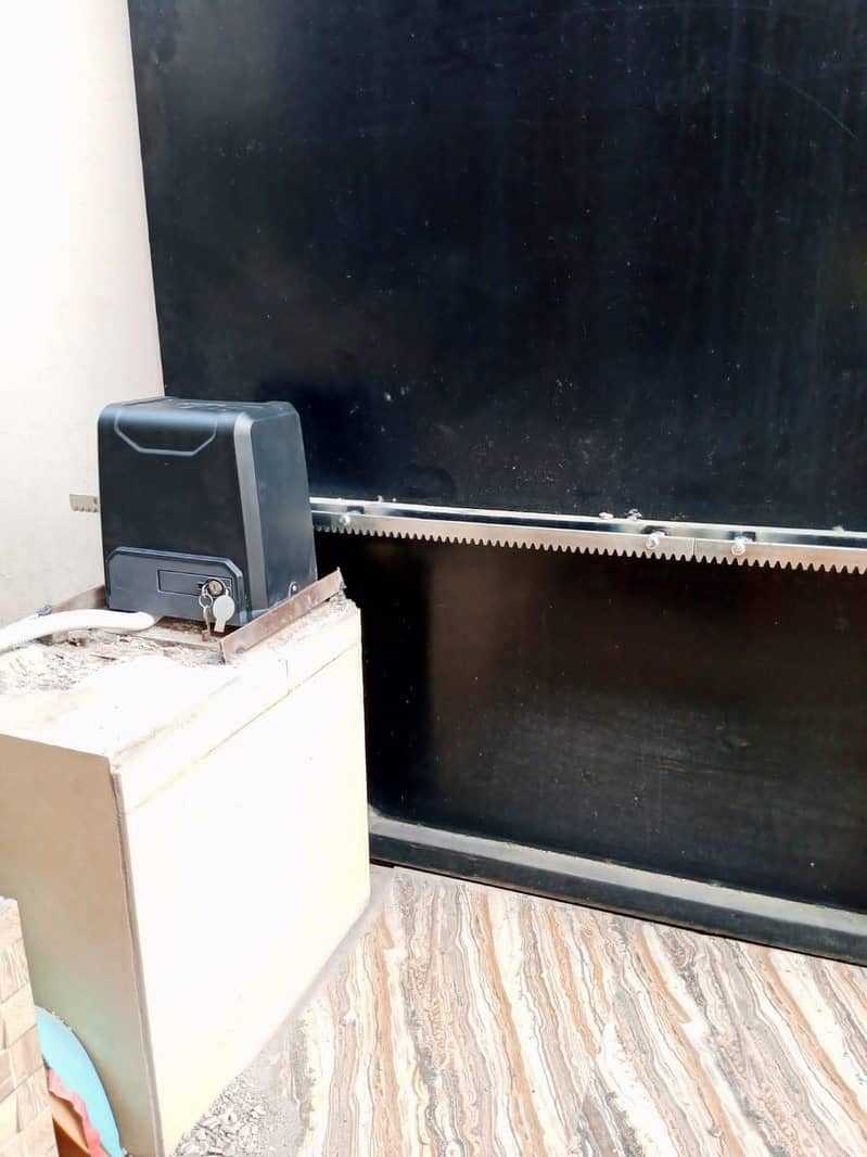 Remote Control Sliding Gates 0