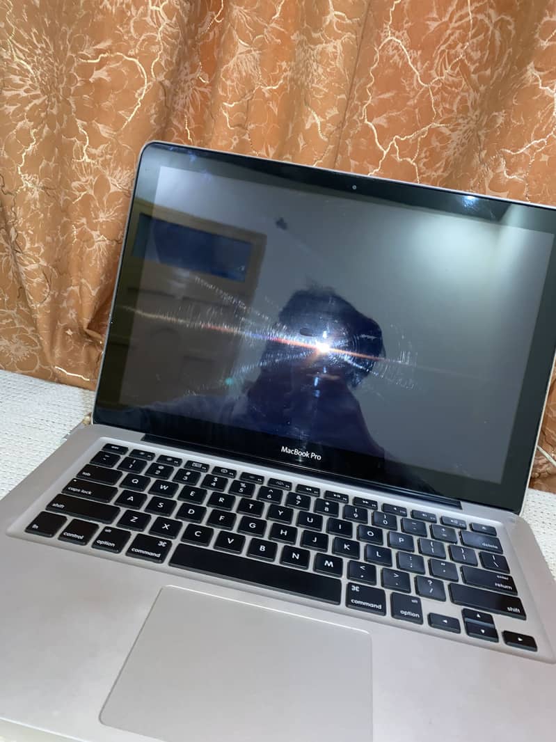 MacBook  pro 4