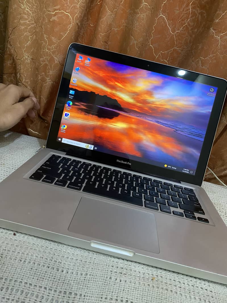 MacBook  pro 9