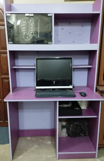 Computer table/book shelf