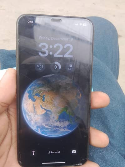 iPhone 11 pro max 256 JB ha  Battery  79     ksi Qism ki koi repairing