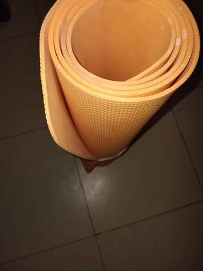 Yoga mat 6×2ft 9/10 condition non slip with enhanced grip