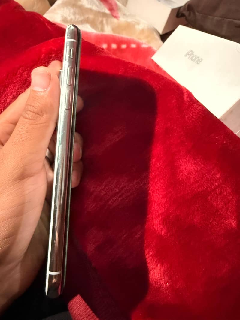 iPhone X  64GB PTA Approved 6