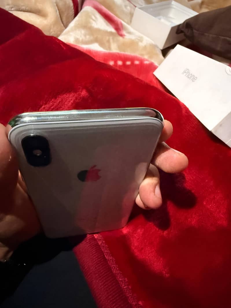 iPhone X  64GB PTA Approved 7