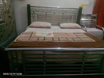 sttenles steel double bed for sale