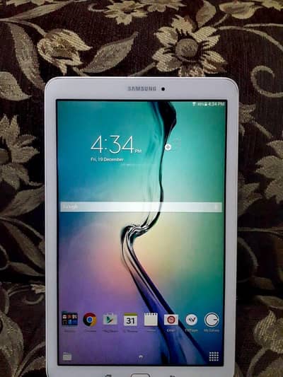 Samsung Galaxy Tab E (9.6 inches screen display)