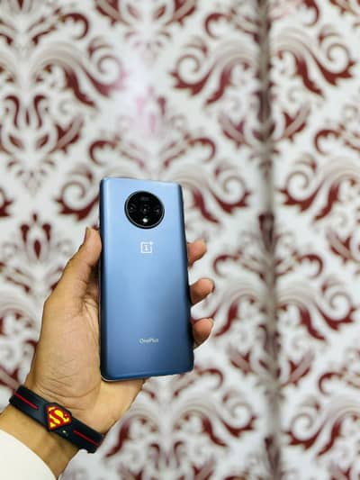 One plus 7T 8GB 128 bit
